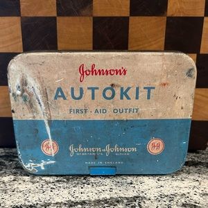 1940’s vintage Johnson & Johnson auto first aid kit